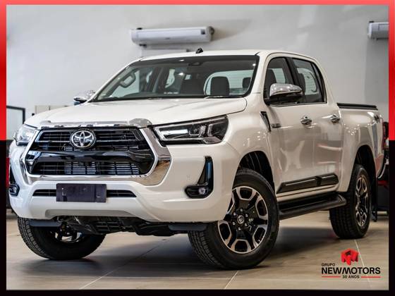TOYOTA HILUX 2.8 D-4D TURBO DIESEL CD SRX 4X4 AUTOMÁTICO